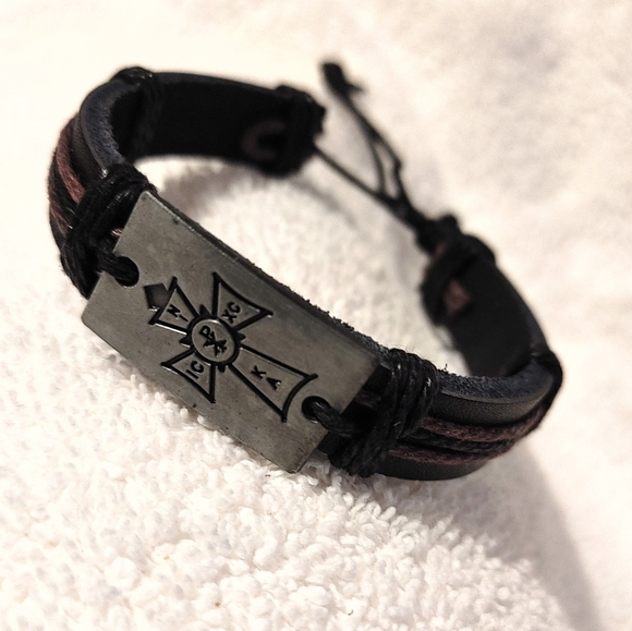 Cross Bracelet Men's Size OS - Picture 5 of 6